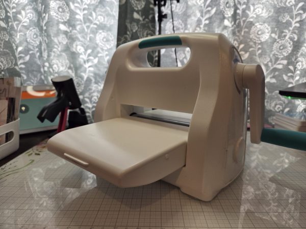 USED: Gina K Intri-Cut Plus Official Magnetic Platform Set! - Image 8